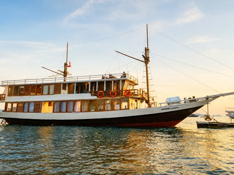 Komodo Sailing Trip — Boat in Komodo National Park, Labuan Bajo
