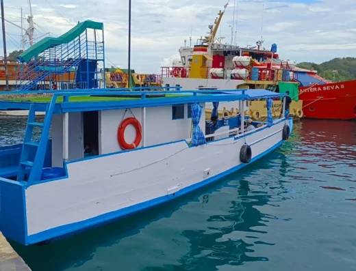 SMURF Open Deck — Boat in Labuan Bajo Town, Labuan Bajo