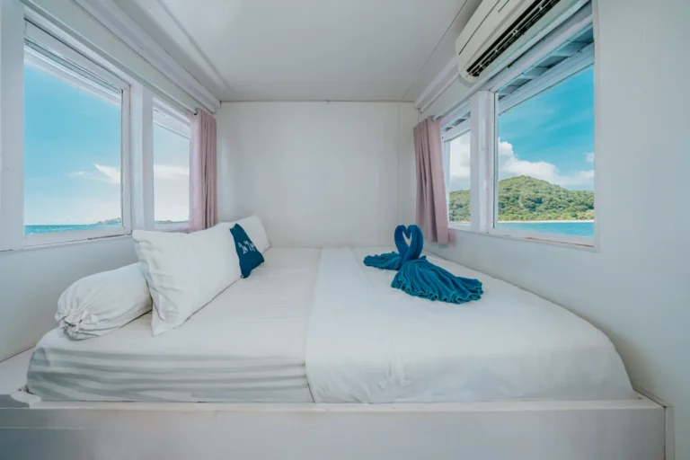 Sailing Komodo 3D2N with LA DAYANA Phinisi 4 Cabin — Boat in Labuan Bajo Town, Labuan Bajo