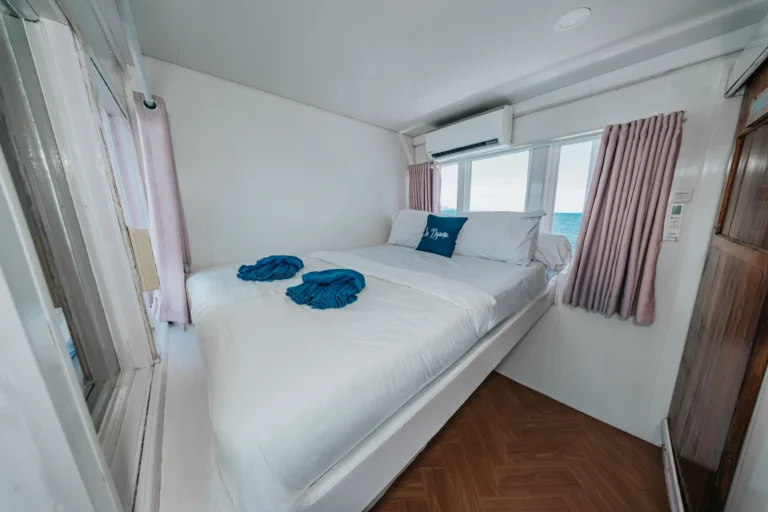 Sailing Komodo 3D2N with LA DAYANA Phinisi 4 Cabin — Boat in Labuan Bajo Town, Labuan Bajo