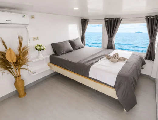 Sailing Komodo 3D2N with QUEEN ELYONA Semi Phinisi 4 Cabin — Boat in Labuan Bajo Town, Labuan Bajo