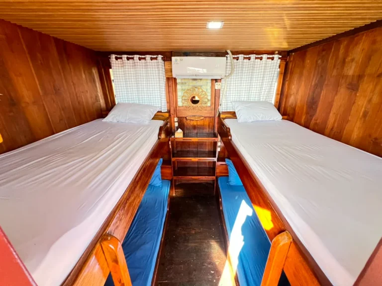 Sailing Komodo 3D2N with AYLA Superior 4 Cabin – Boot in Labuan Bajo (Stadt), Labuan Bajo