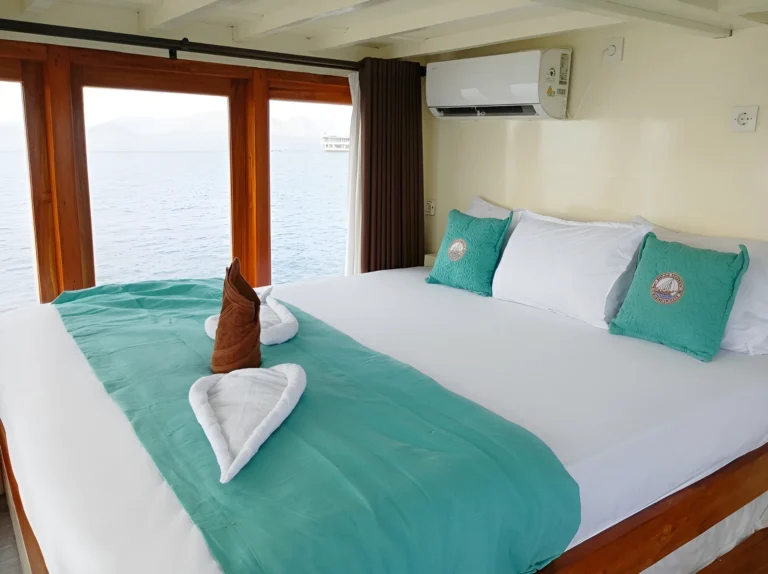 Charter Superior-Boot Komodo-Tour – Boot in Komodo-Nationalpark, Labuan Bajo