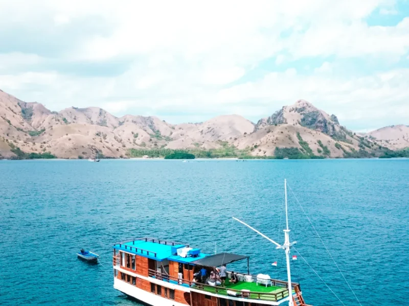Charter Superior Boat Komodo Tour — Boat in Komodo National Park, Labuan Bajo