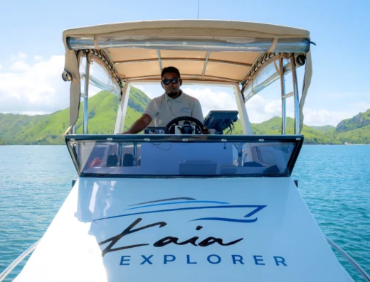 KAIA explorer 당일 투어 — 라부안바조 시내, 라부안바조의 보트