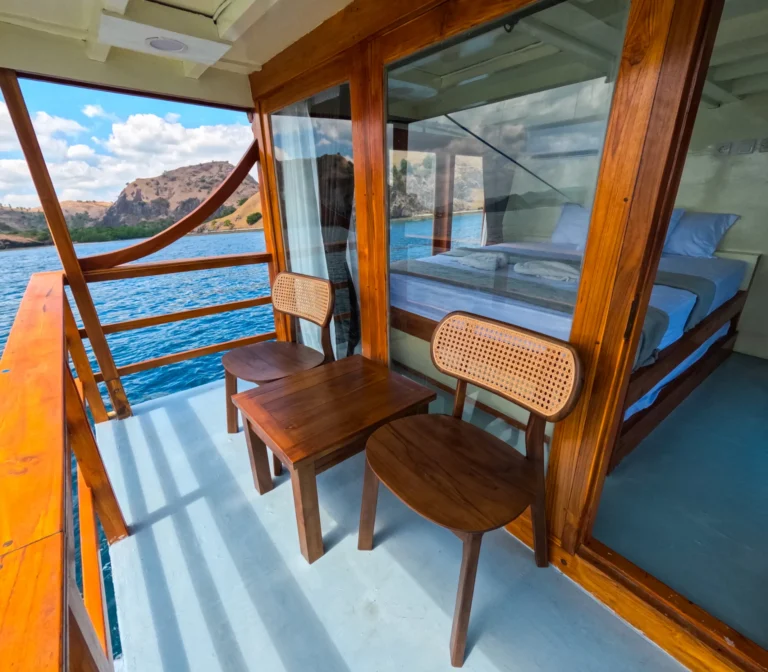 Charter Superior-Boot Komodo-Tour – Boot in Komodo-Nationalpark, Labuan Bajo