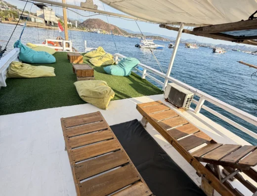 Charter Sailing Trip Komodo National Park — Boat in Komodo National Park, Labuan Bajo