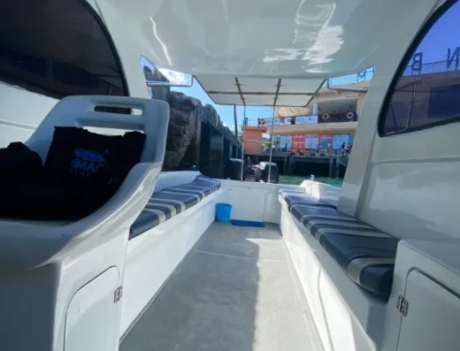 Speedboat 8 orang, Satu Hari 6 Destinasi — Boat in Komodo National Park, Labuan Bajo